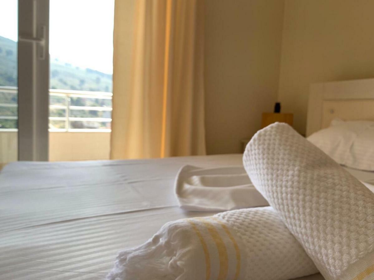 Vitamin Sea Sarandë Exterior foto